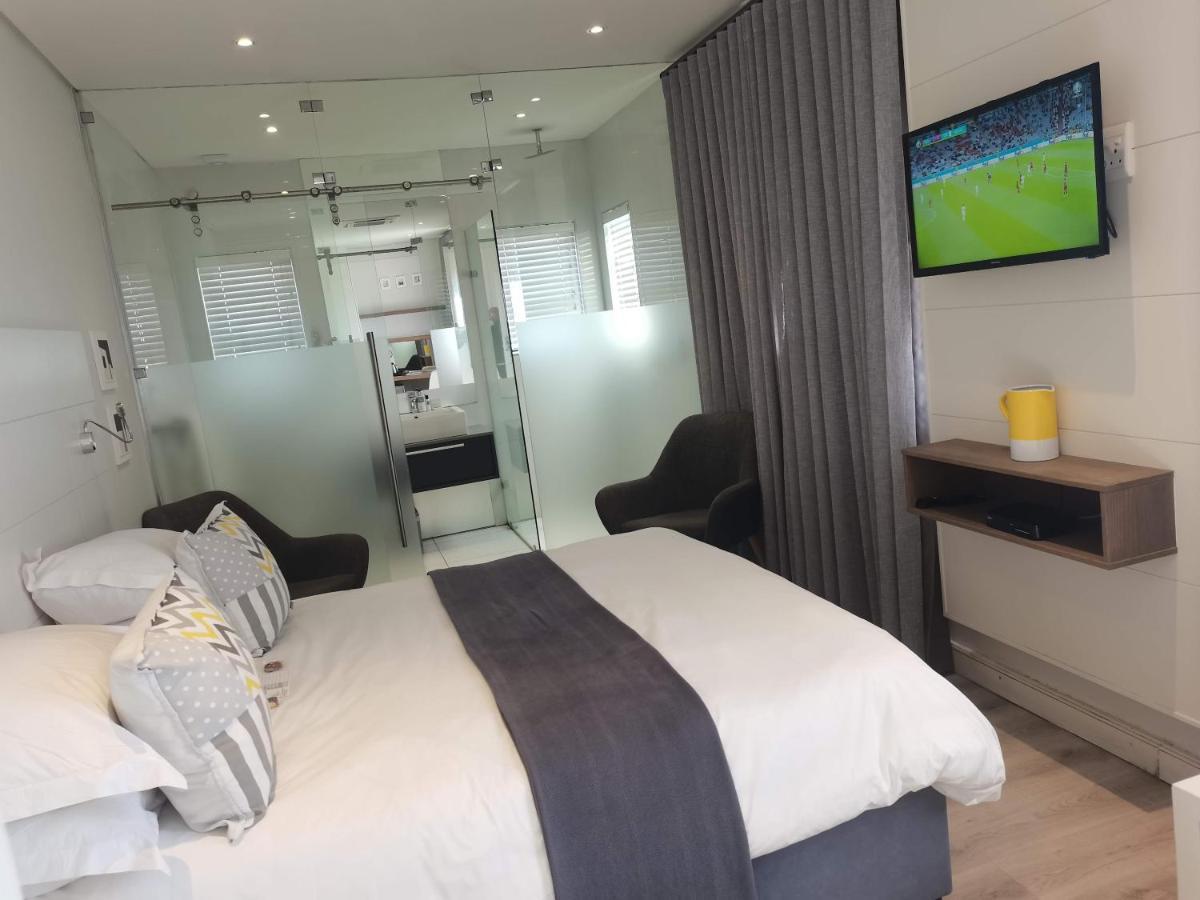 The Paralian Exclusive Guest House East London Dış mekan fotoğraf